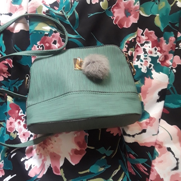 Pom Pom Square CrossBody - Picture 3 of 4